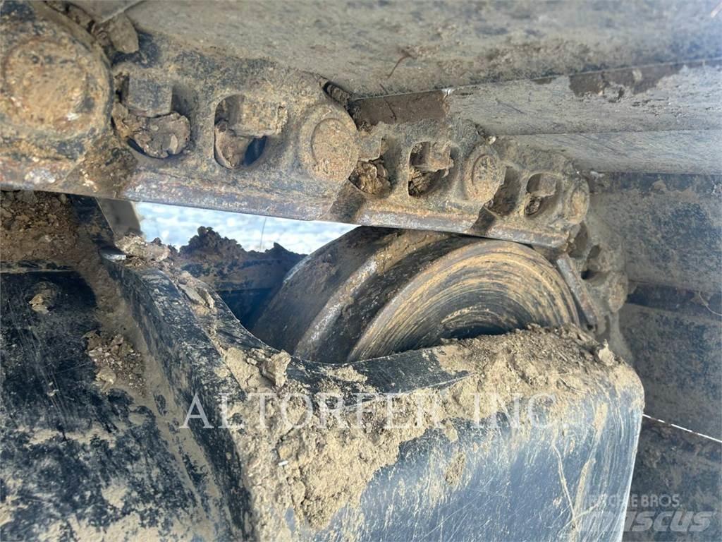 CAT 330-07 حفارات زحافة