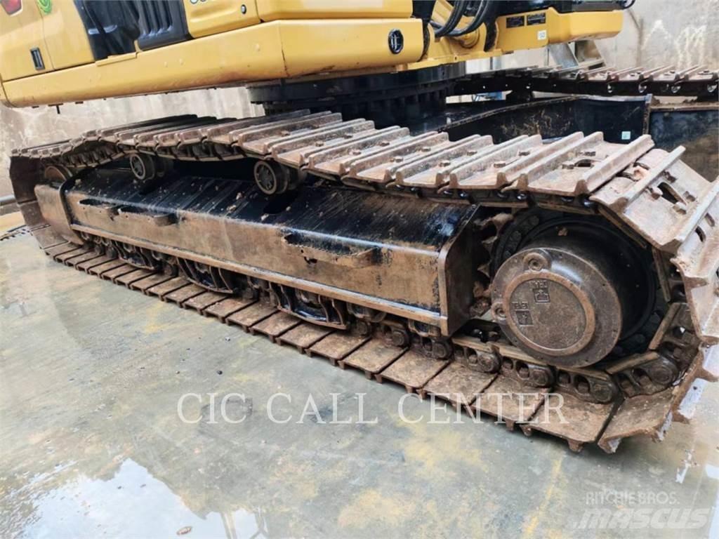 CAT 330-07 حفارات زحافة