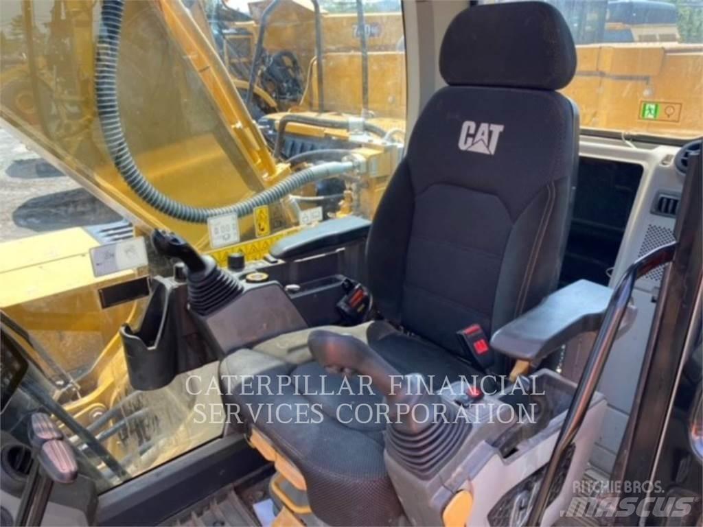 CAT 330-07 حفارات زحافة