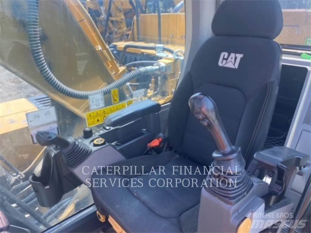 CAT 330-07 حفارات زحافة