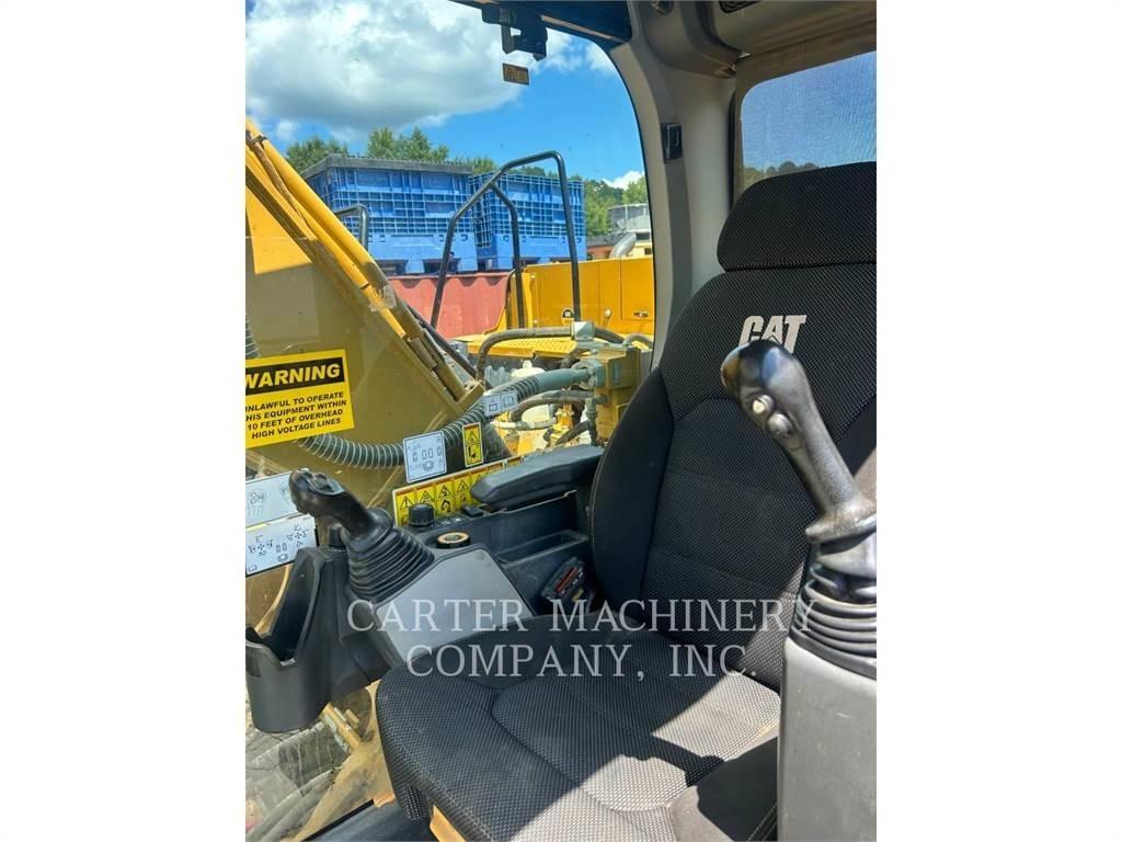CAT 330-07 حفارات زحافة