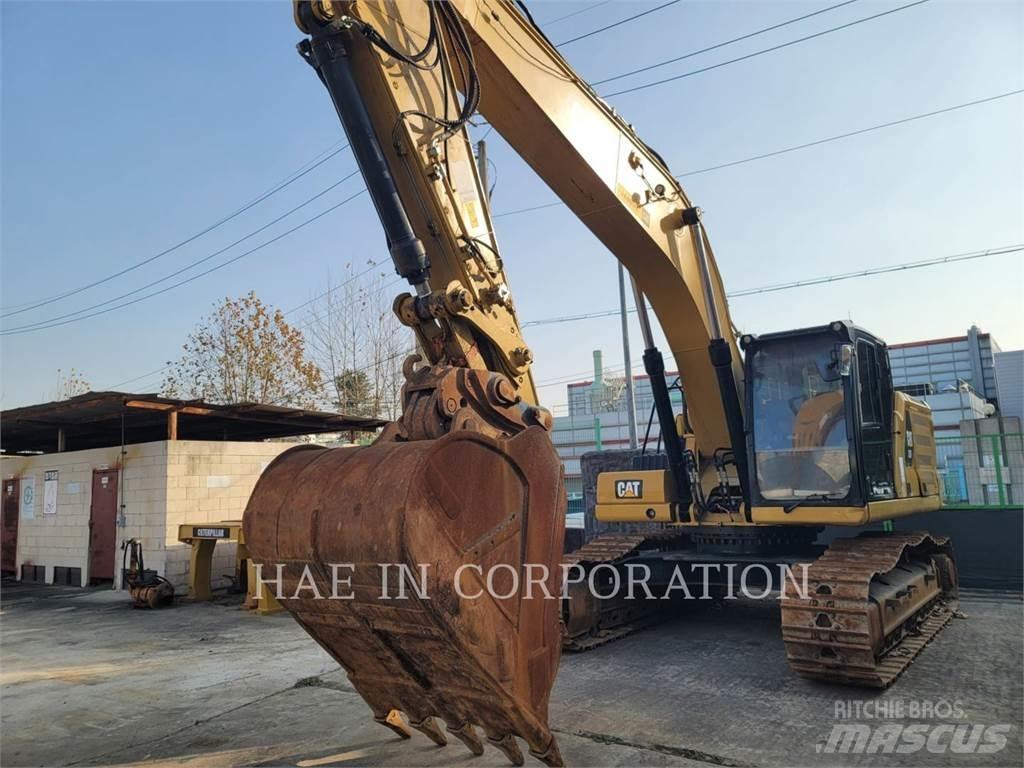 CAT 330-07 حفارات زحافة