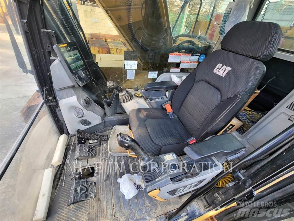 CAT 330-07 حفارات زحافة