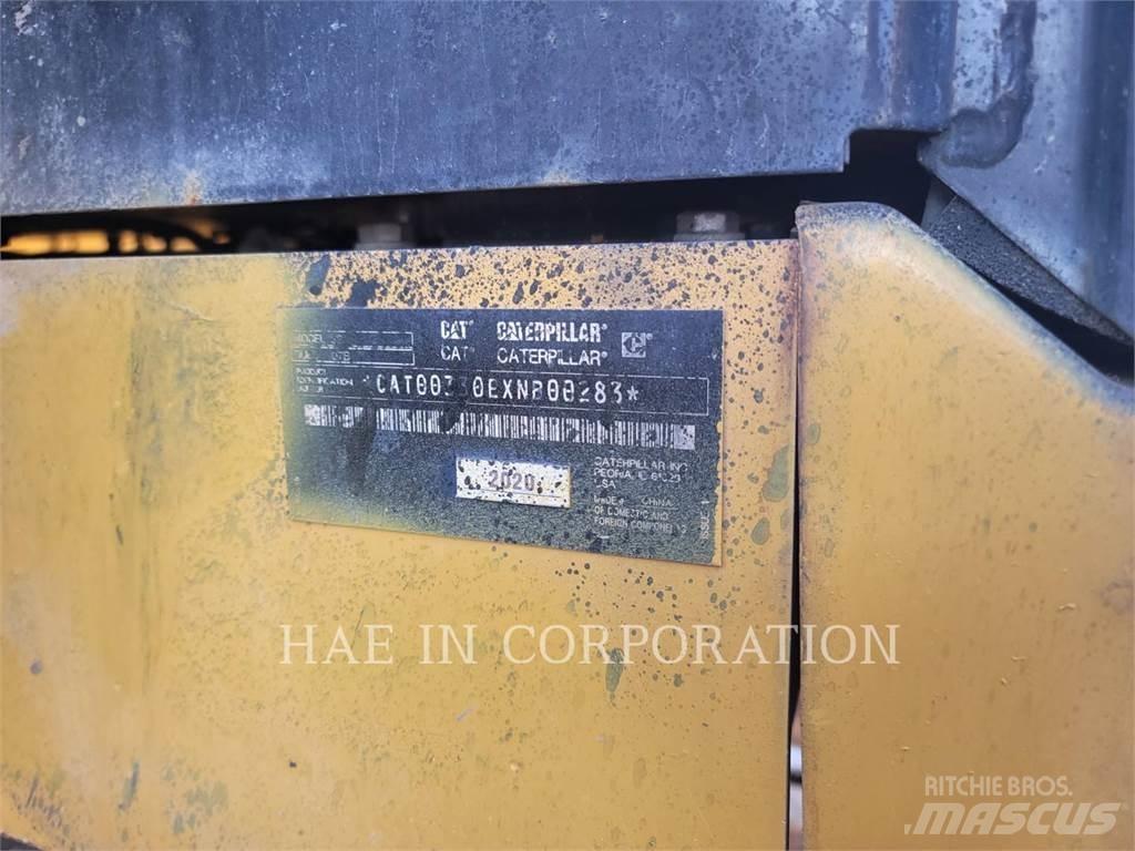 CAT 330-07 حفارات زحافة