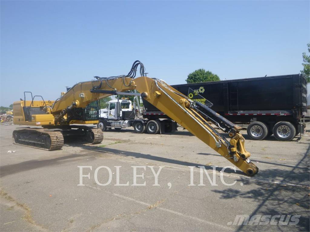 CAT 330-07 حفارات زحافة