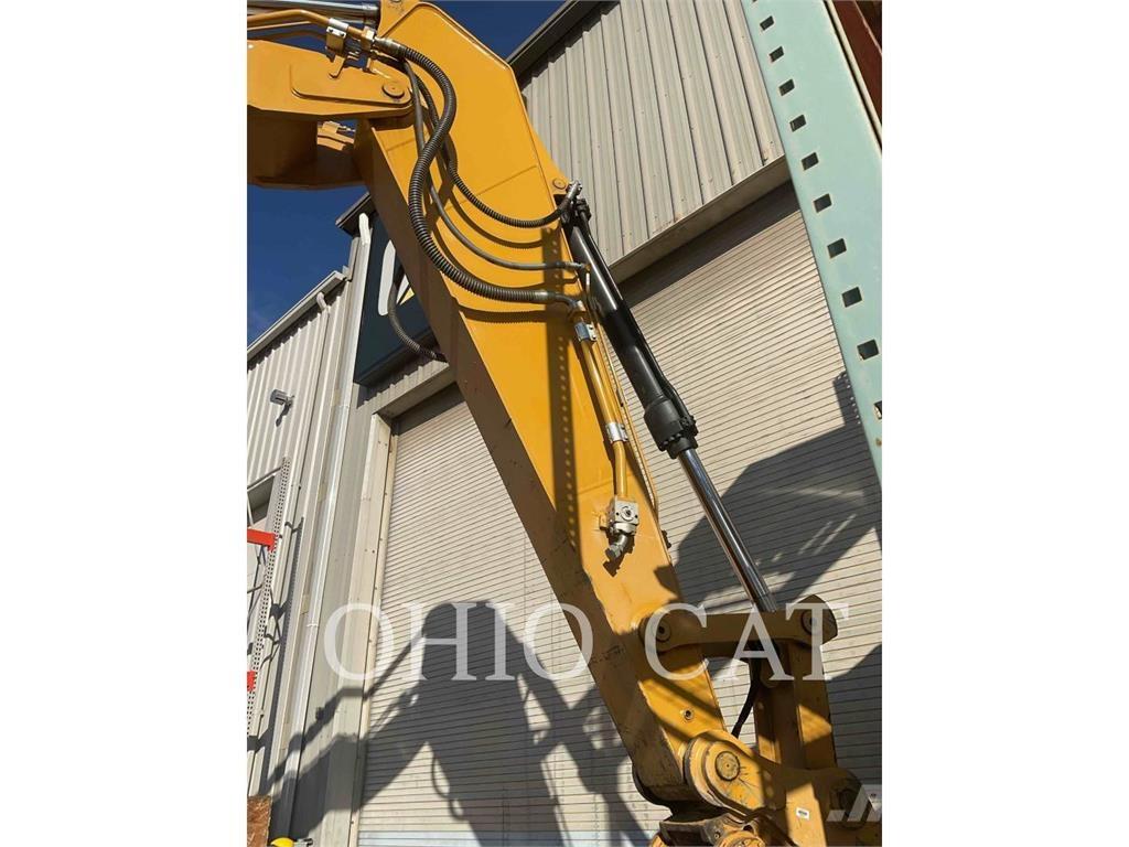 CAT 330 07 حفارات زحافة