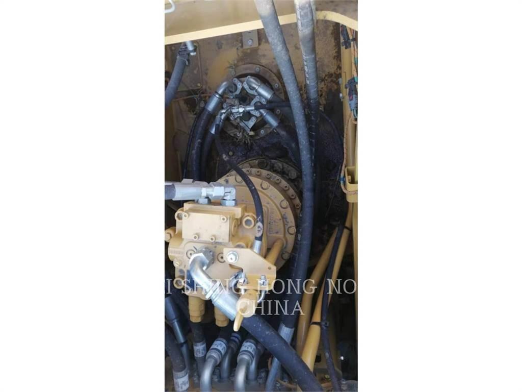CAT 330-07 حفارات زحافة