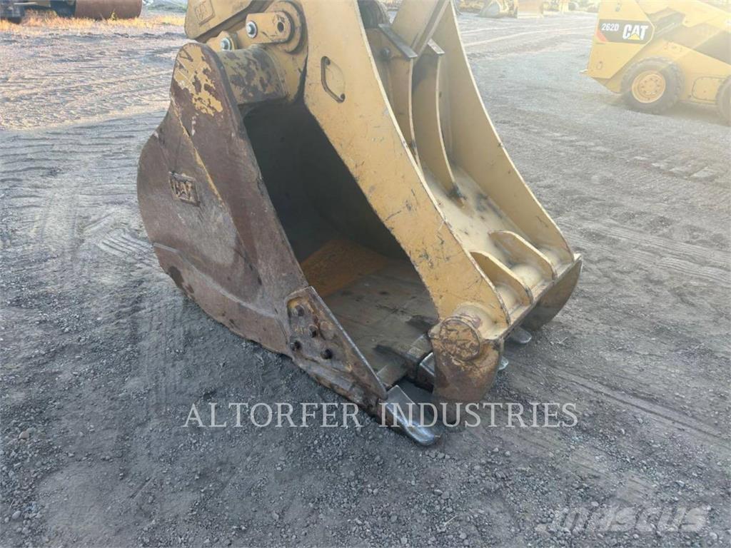 CAT 330-07 TH حفارات زحافة