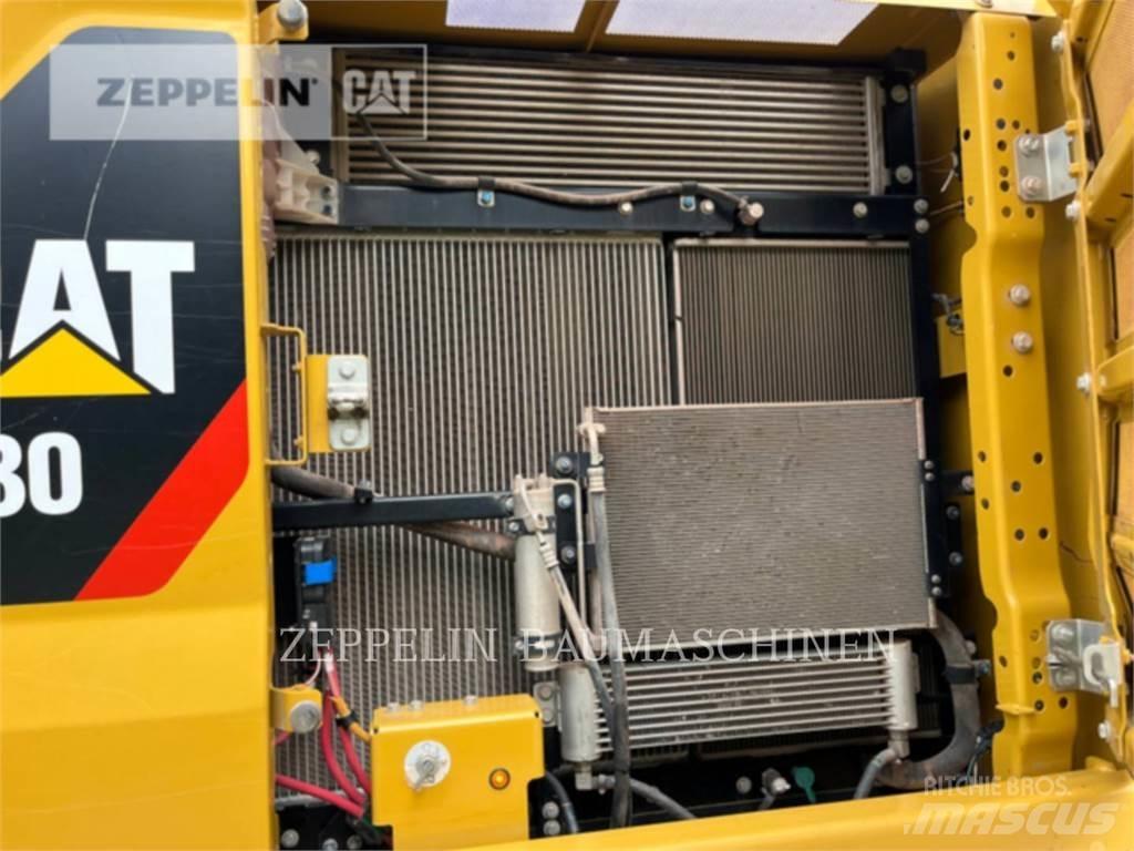 CAT 330-07A حفارات زحافة