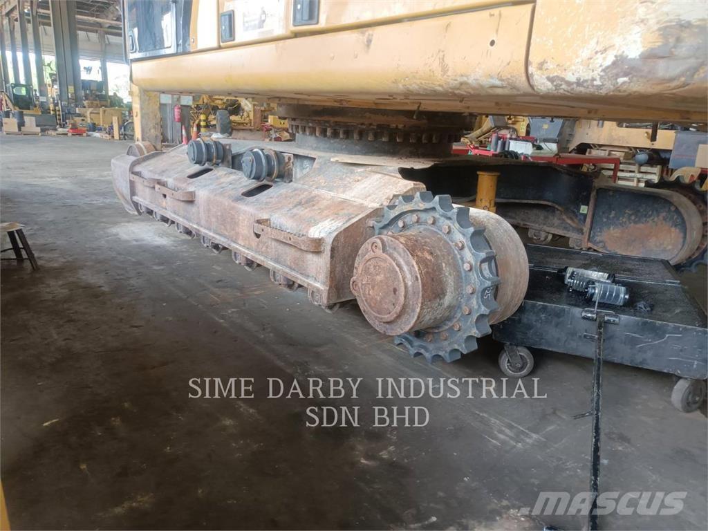 CAT 330-07GC حفارات زحافة