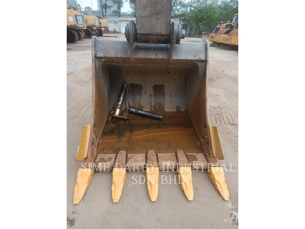 CAT 330-07GC حفارات زحافة