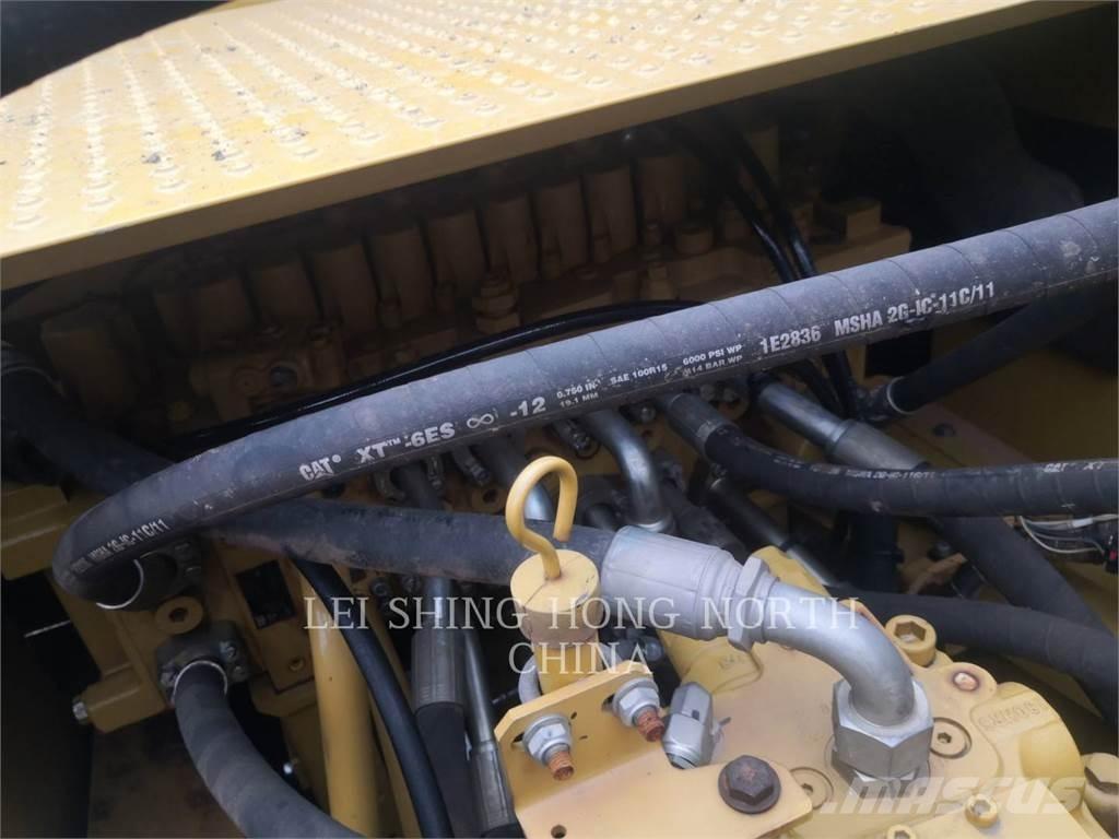 CAT 330-07GC حفارات زحافة