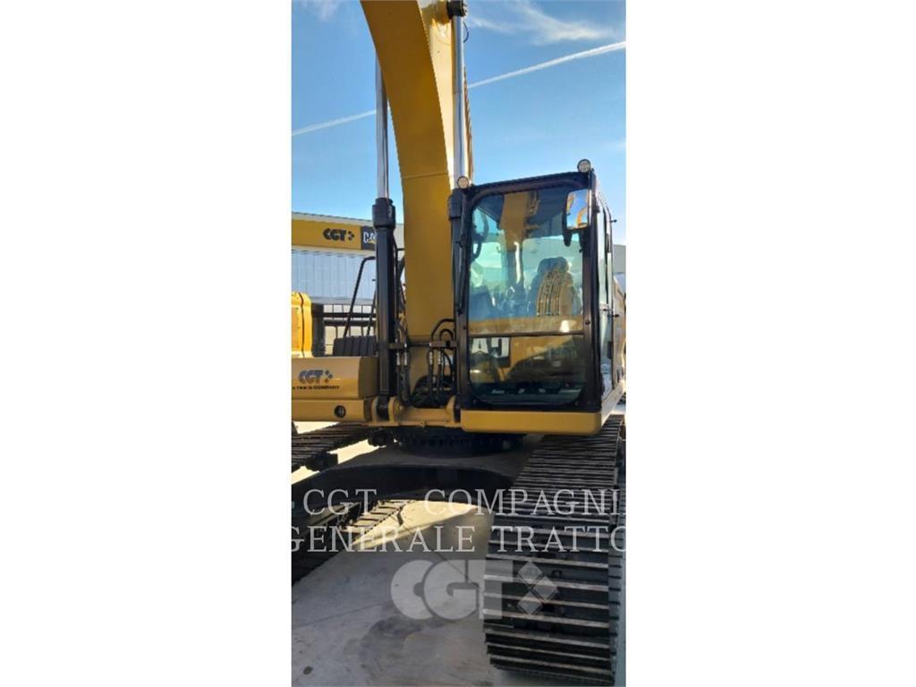 CAT 330 NG حفارات زحافة