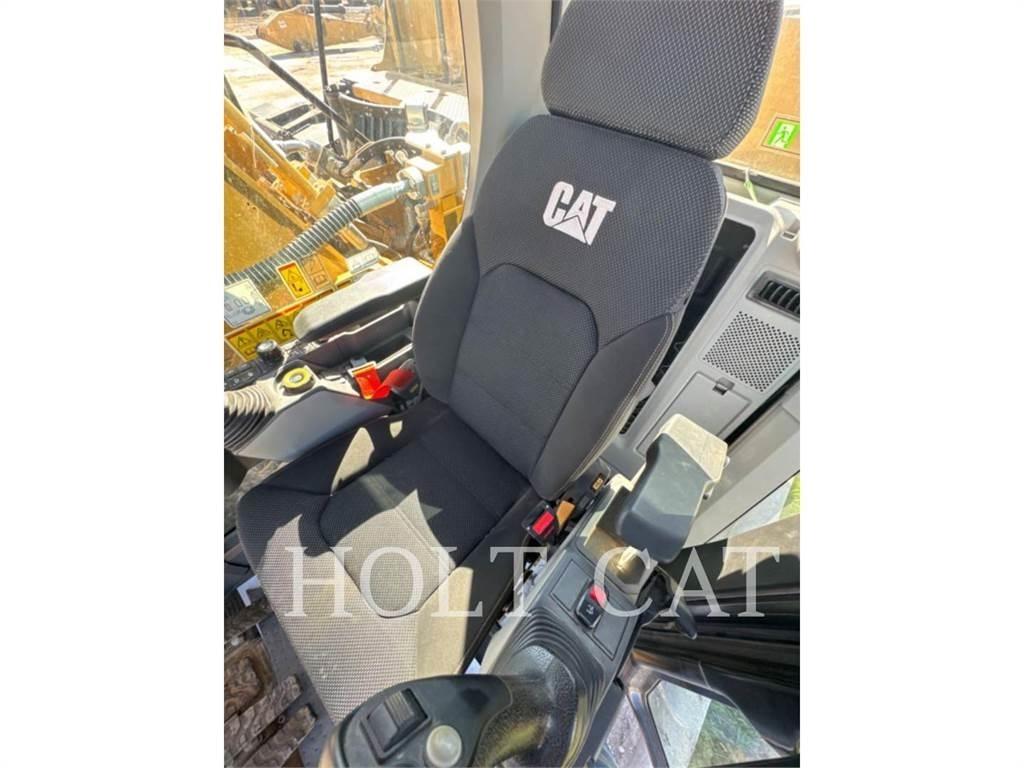 CAT 330 TC حفارات زحافة