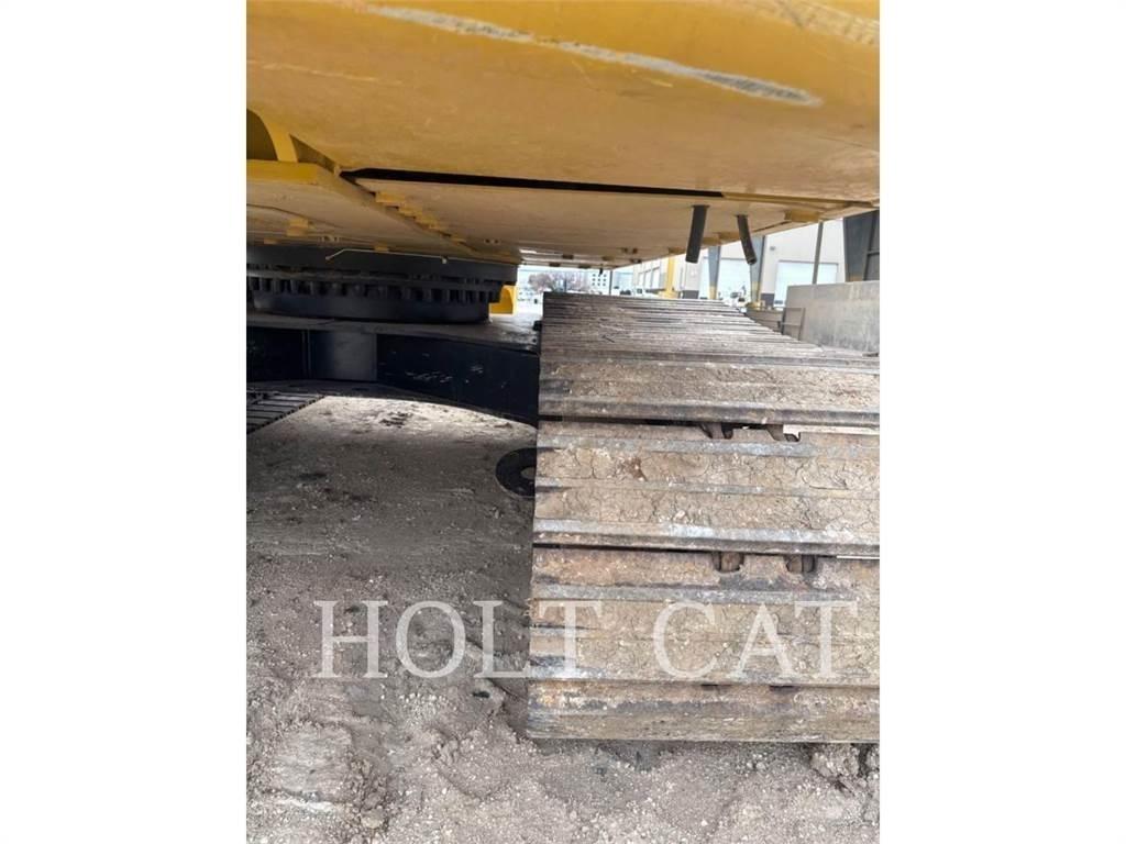 CAT 330 TC حفارات زحافة