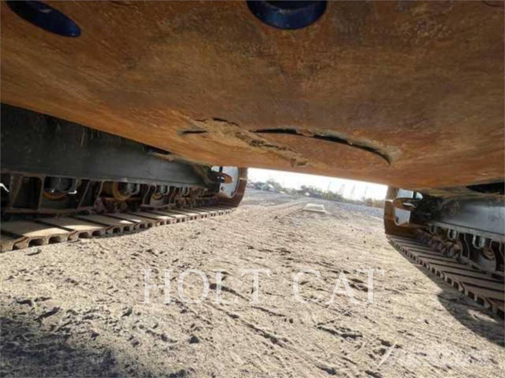CAT 330 TC حفارات زحافة