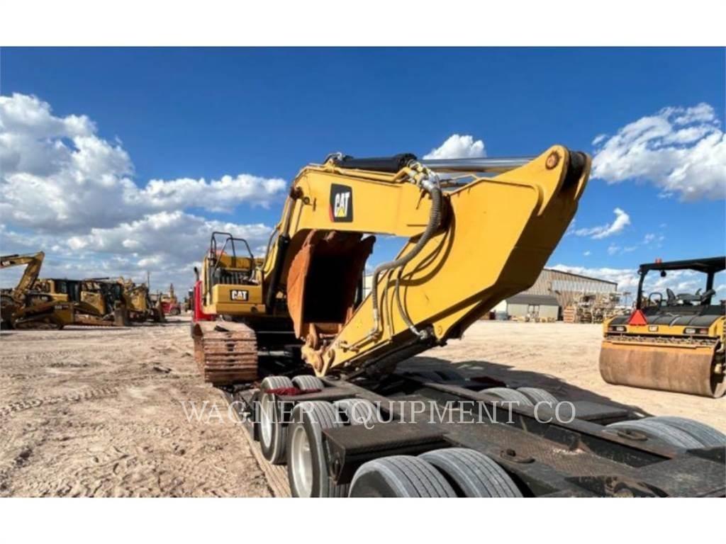 CAT 330 TC حفارات زحافة