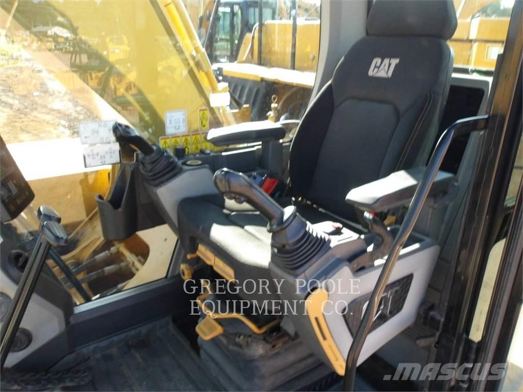 CAT 33007 حفارات زحافة