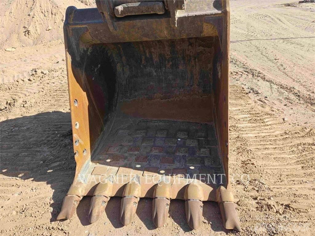 CAT 330CL حفارات زحافة