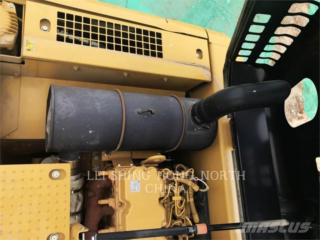 CAT 330D2L حفارات زحافة