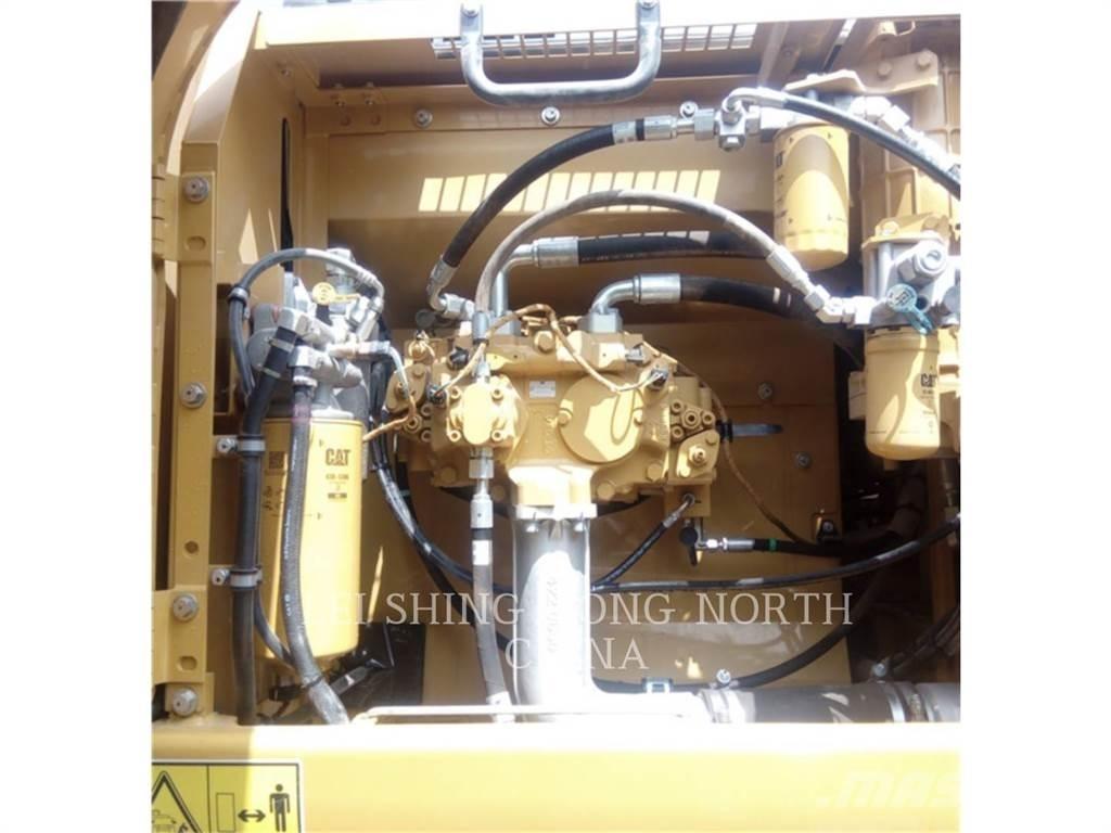 CAT 330D2L حفارات زحافة