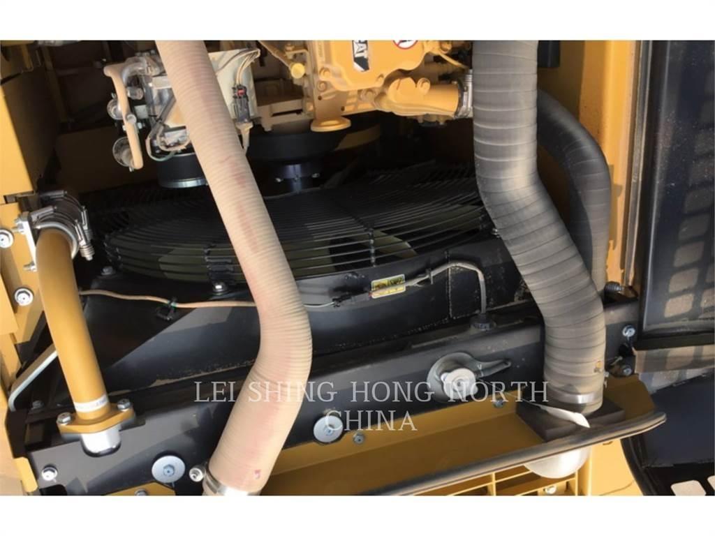 CAT 330D2L حفارات زحافة