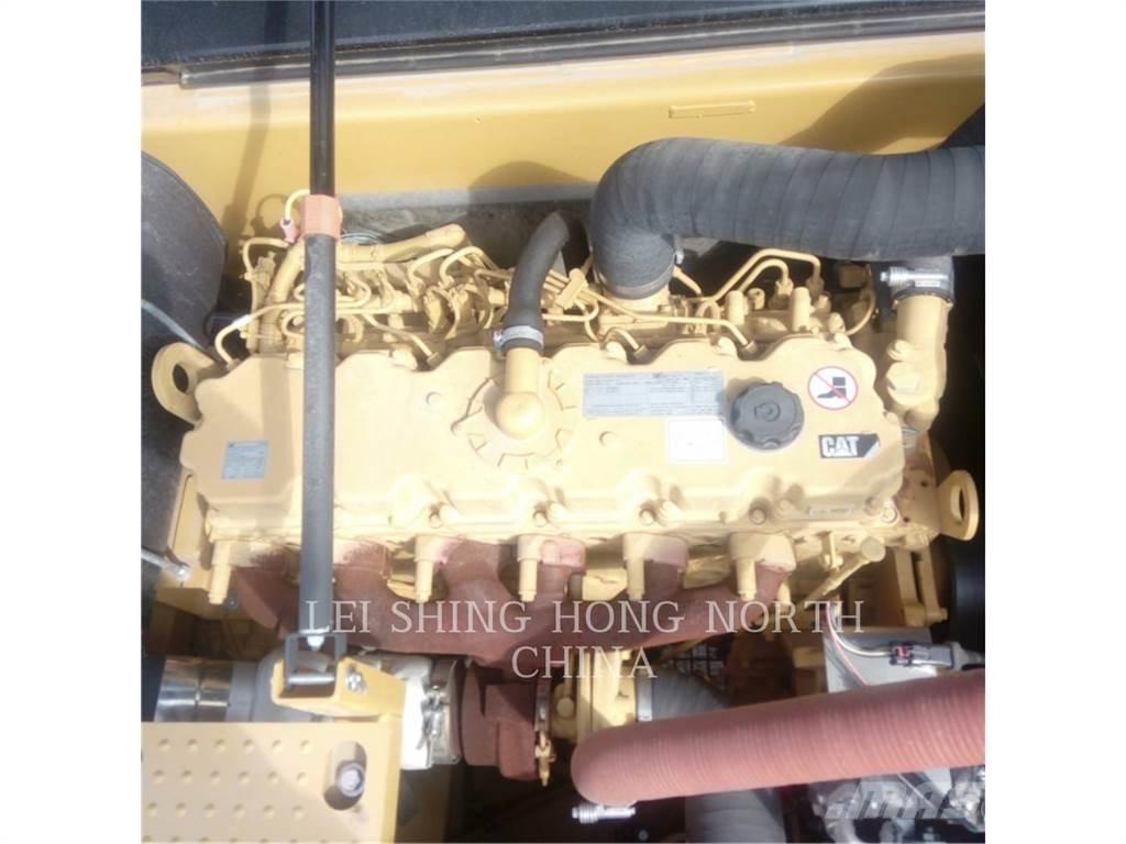 CAT 330D2L حفارات زحافة