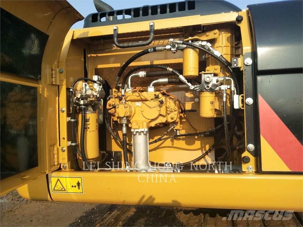 CAT 330D2L حفارات زحافة
