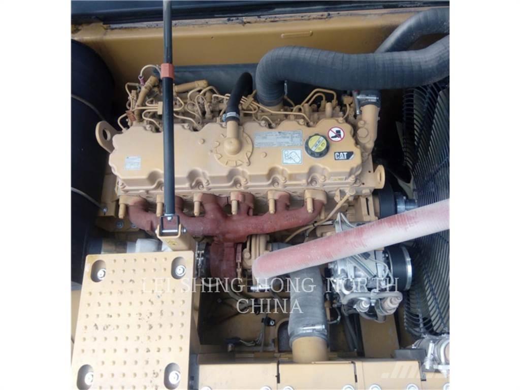 CAT 330D2L حفارات زحافة