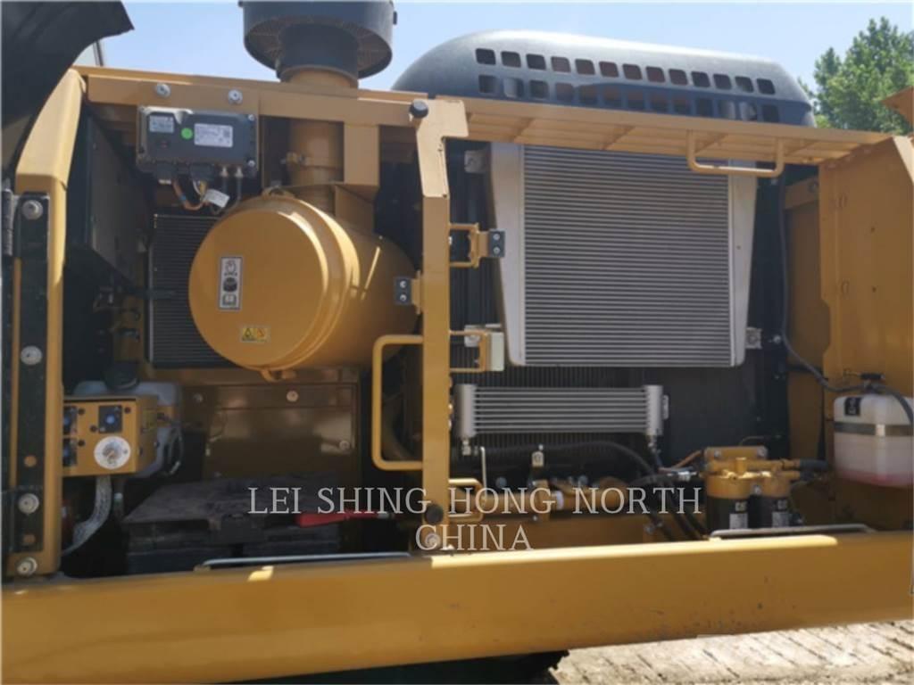 CAT 330D2L حفارات زحافة
