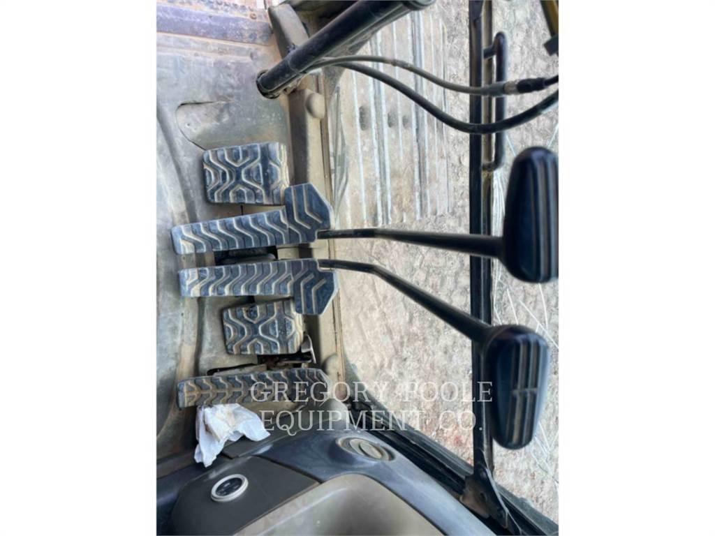 CAT 330DL حفارات زحافة