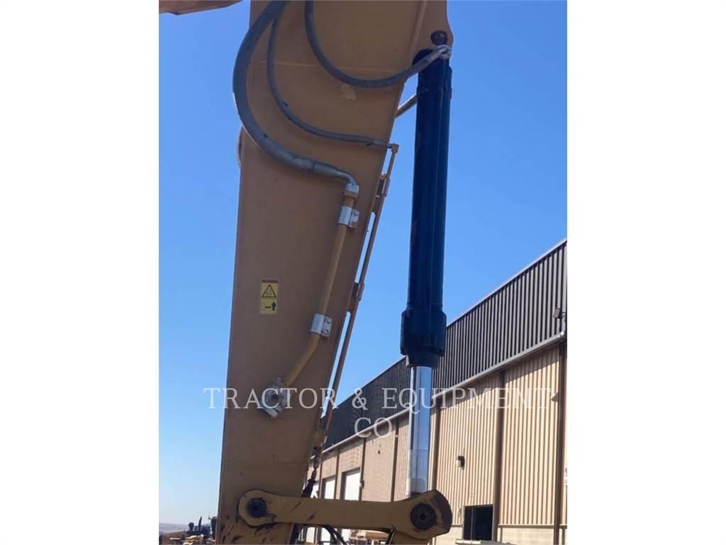CAT 330F L حفارات زحافة