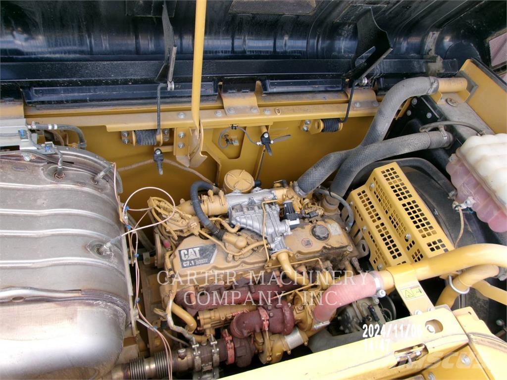 CAT 330FL حفارات زحافة