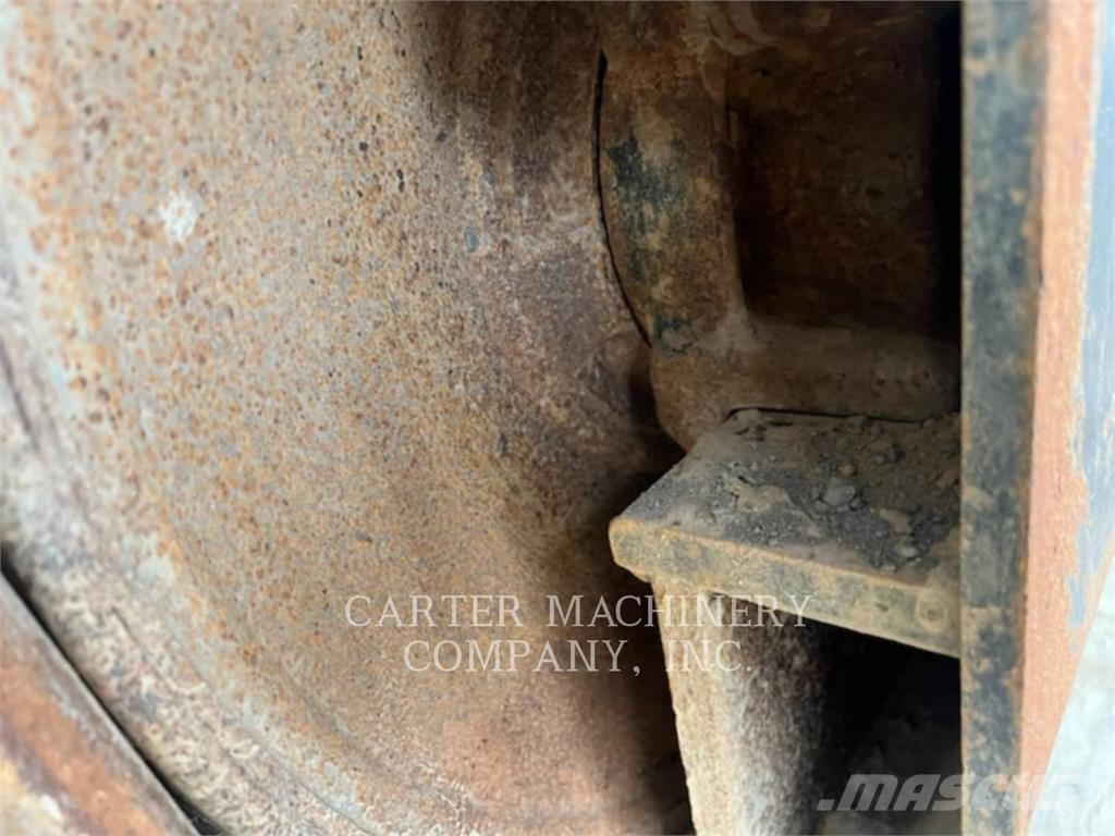 CAT 330FL حفارات زحافة