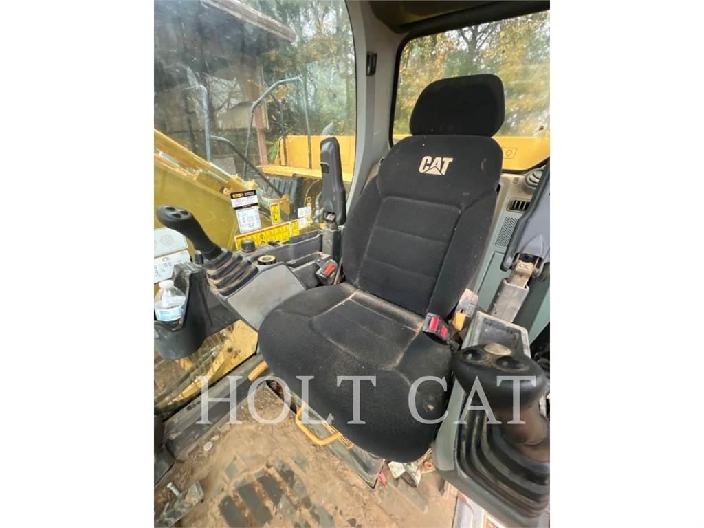 CAT 330GC حفارات زحافة