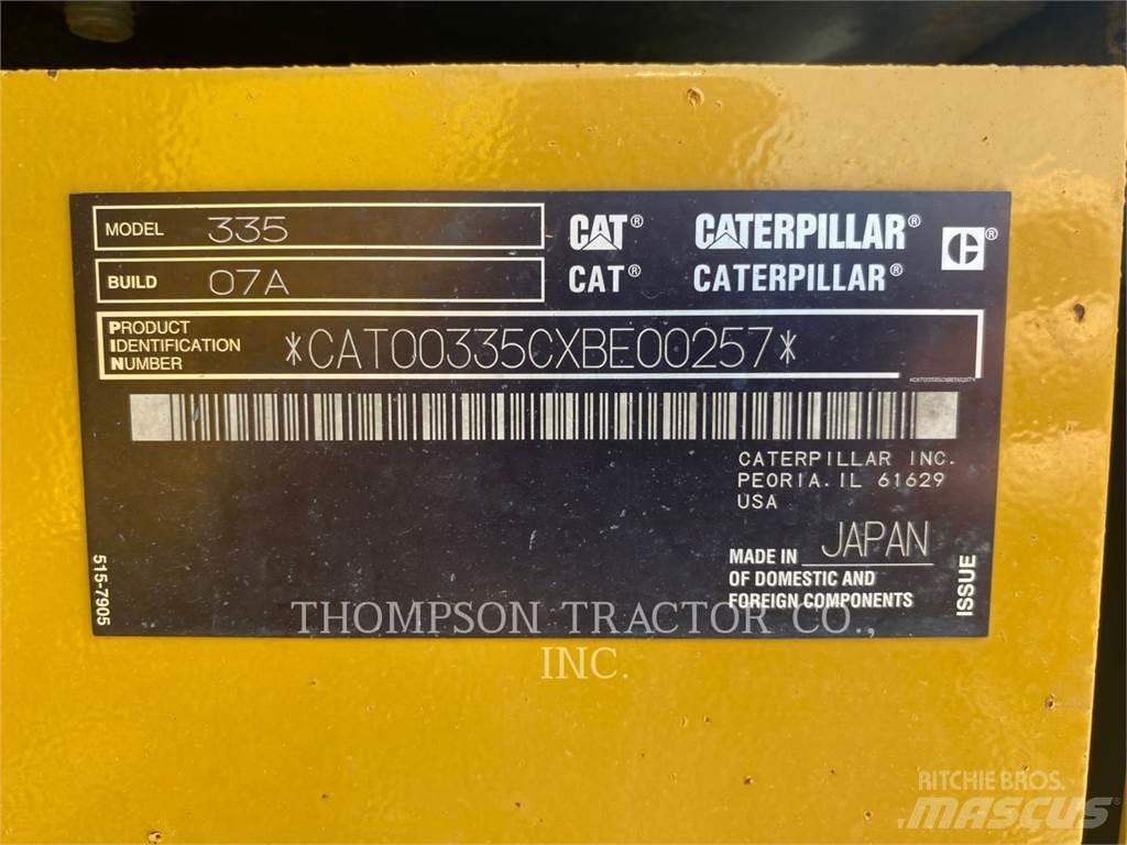 CAT 335 حفارات زحافة