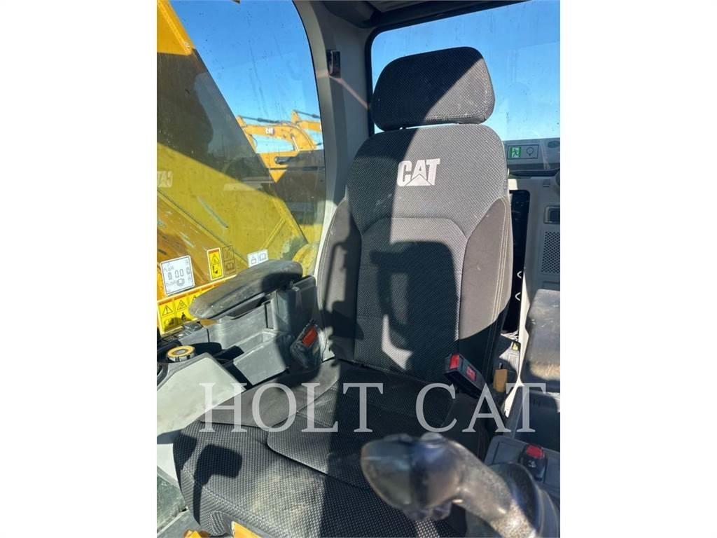 CAT 335 TC حفارات زحافة