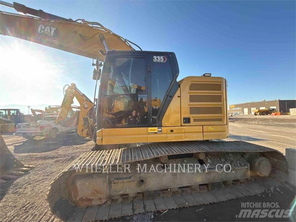 CAT 335 TH حفارات زحافة
