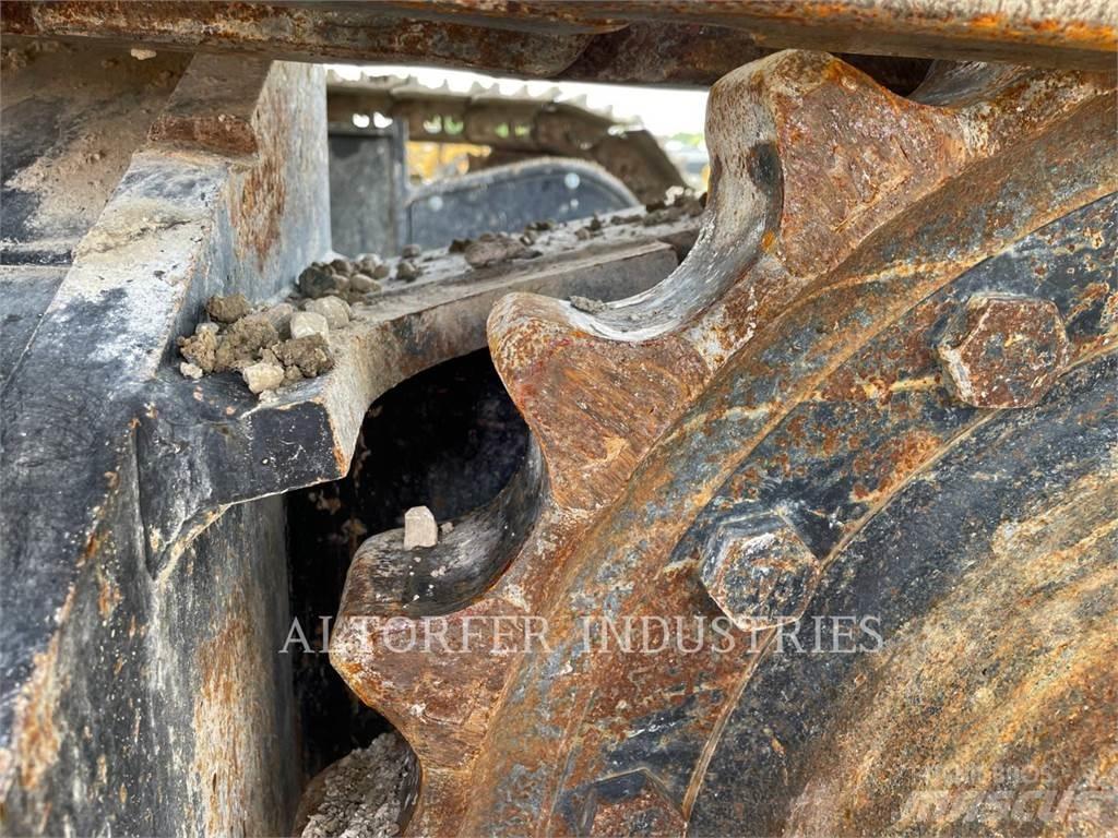 CAT 335F LCR حفارات زحافة