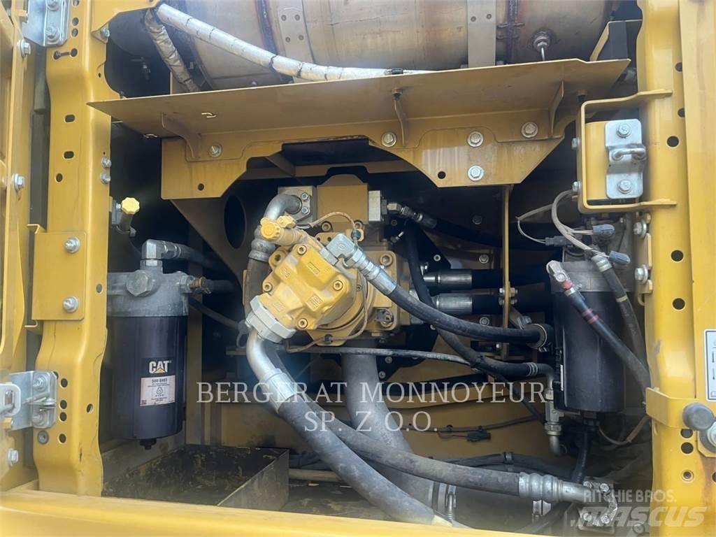 CAT 336 حفارات زحافة