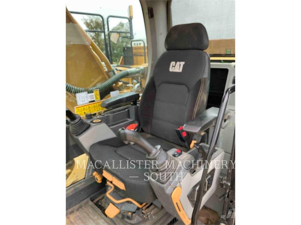 CAT 336 حفارات زحافة