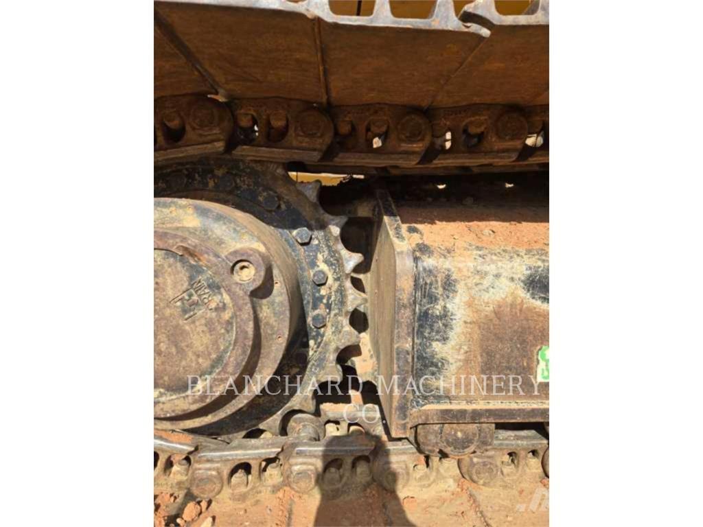 CAT 336 حفارات زحافة