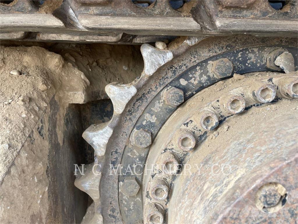 CAT 336 حفارات زحافة