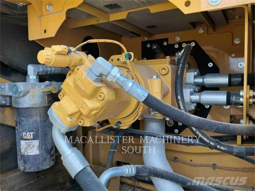 CAT 336 حفارات زحافة