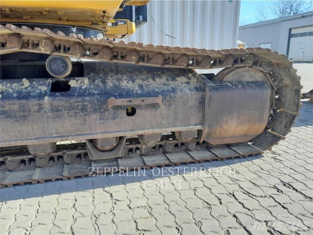 CAT 336-07 حفارات زحافة