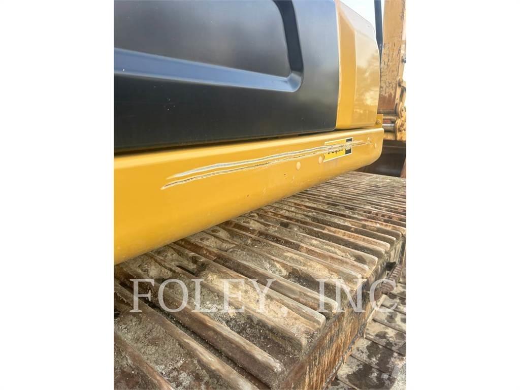 CAT 336-07 حفارات زحافة