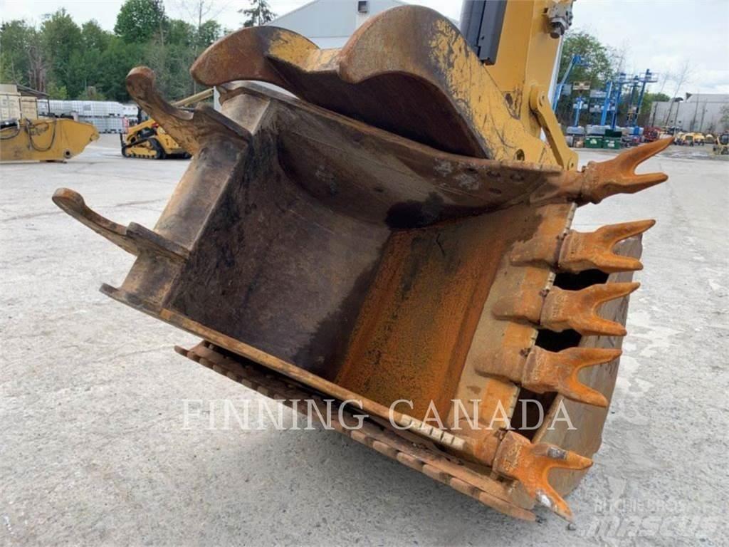 CAT 336-07 حفارات زحافة