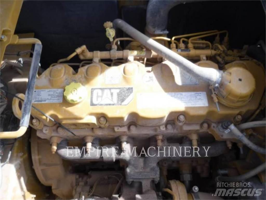 CAT 336-07 حفارات زحافة