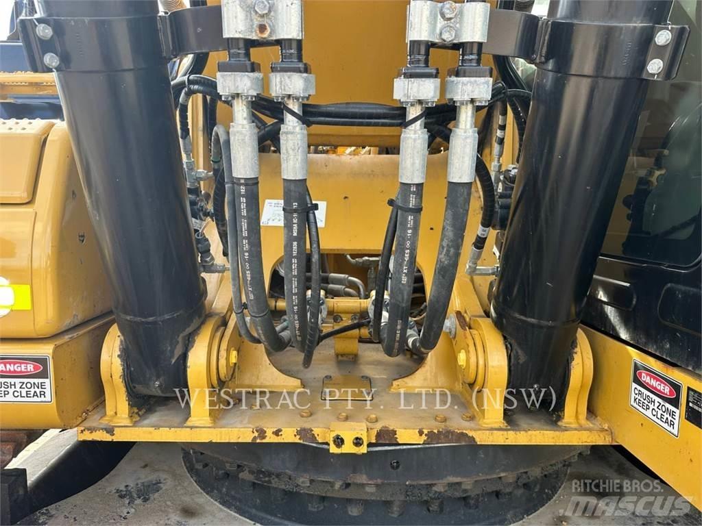 CAT 336-07 حفارات زحافة