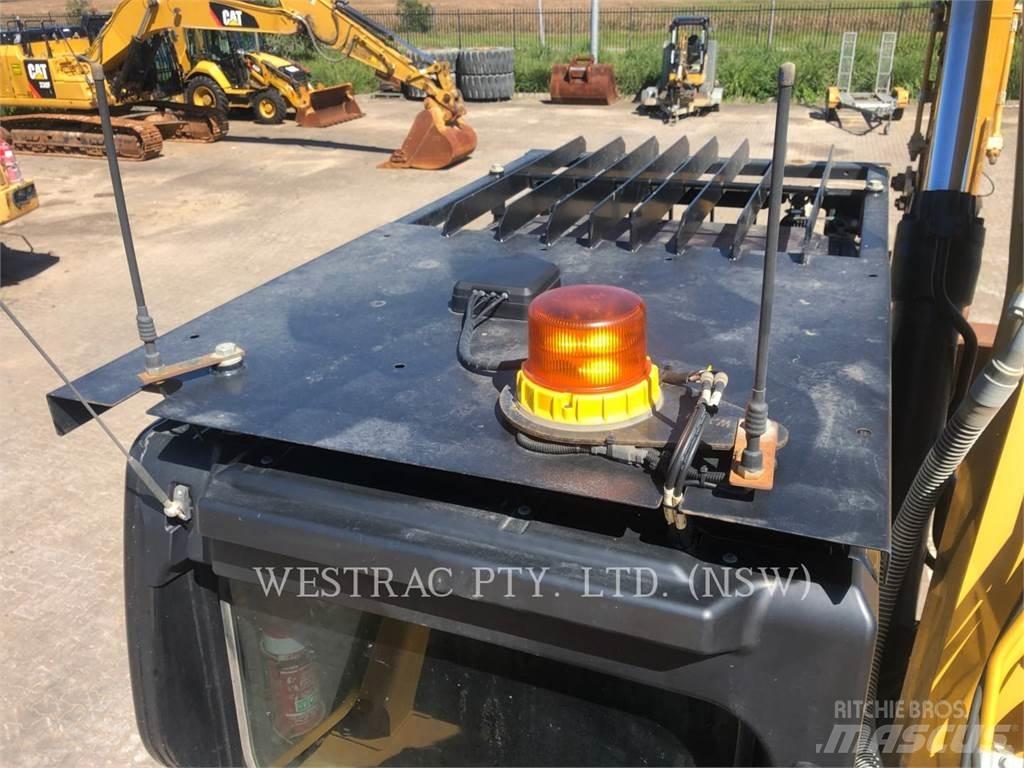 CAT 336-07 حفارات زحافة